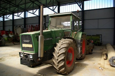 Fendt 626 Schuco.jpg